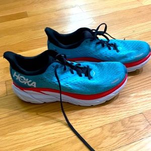 Mens Hoka Clifton 8. Size 9
